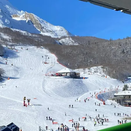 Le Skidoux 2*, Au Pied Des Pistes, Vue Montagne Gourette